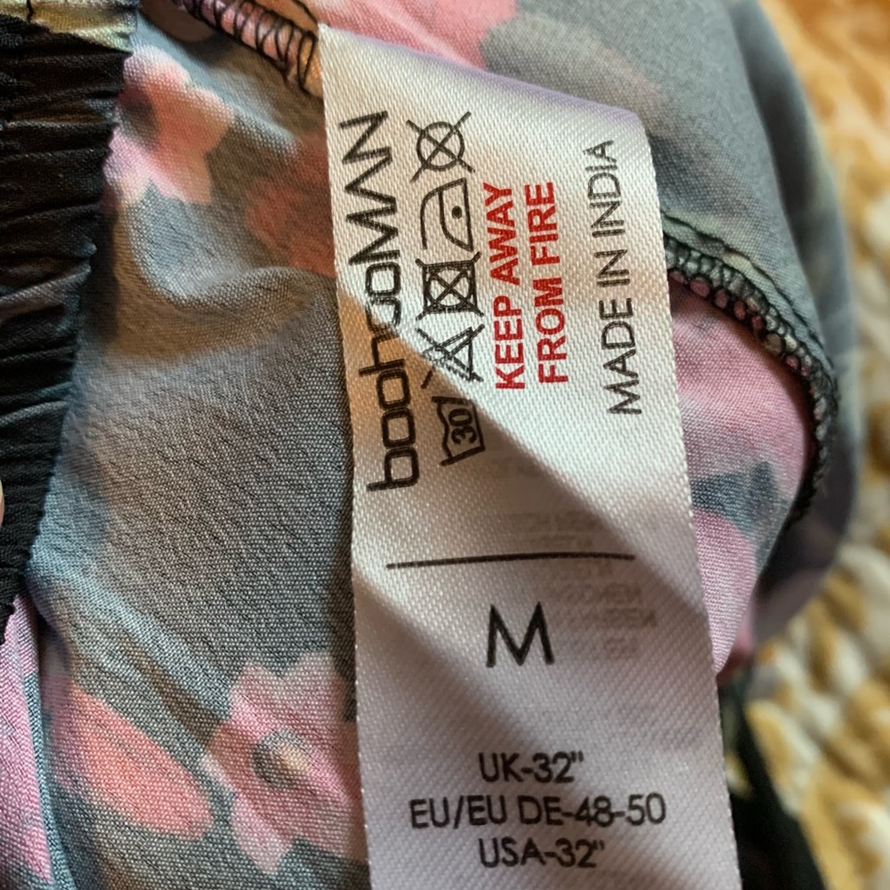 BoohooMAN Black and Pink Floral Shorts - Picture 5 of 6
